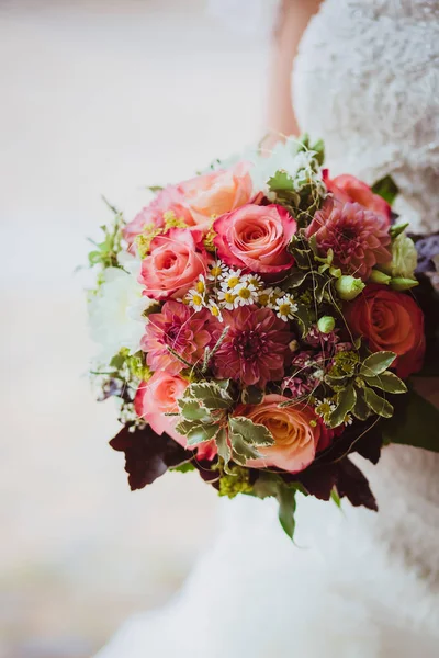 Gelin yüzük düğün çiçek