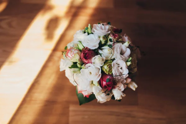 Прекрасный свадебный букет — стоковое фото