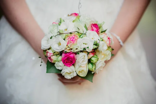 Bellissimo bouquet da sposa — Foto Stock