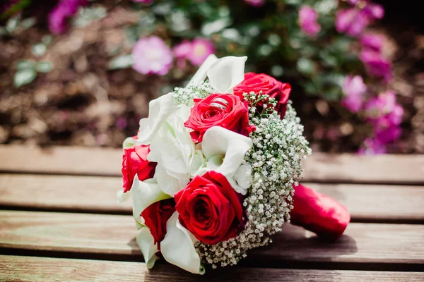 Beau bouquet de mariage — Photo