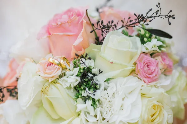 Beau bouquet de mariage — Photo