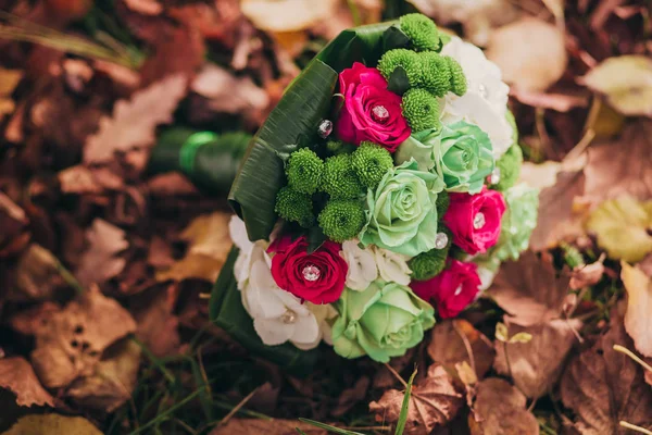 Belo buquê de casamento — Fotografia de Stock