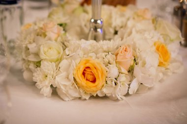 Düğün dekorasyon çiçek yeri