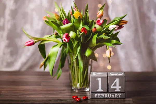 Bela primavera tulipas valentine — Fotografia de Stock