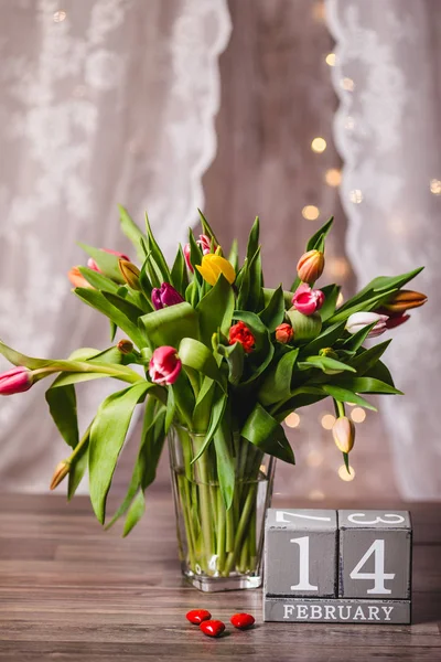 Hermosa primavera tulipanes San Valentín — Foto de Stock