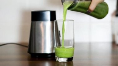 Yeşil Detoks güler yüzlü blendet