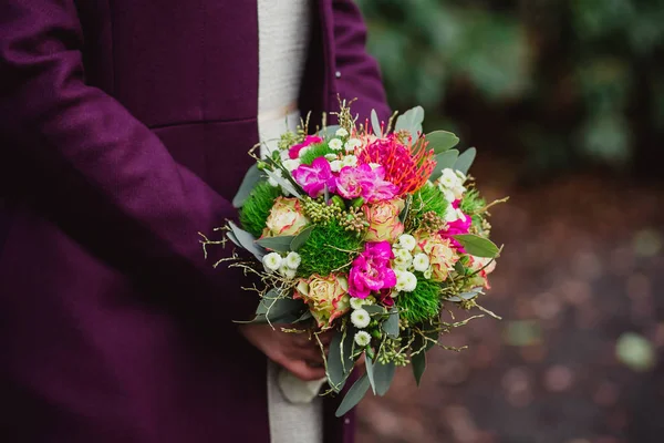 Bellissimo bouquet sposa matrimonio — Foto Stock