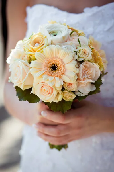 Beau bouquet de mariée mariage — Photo