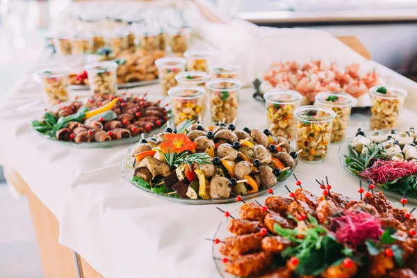 Catering yemek yiyecek düğün — Stok fotoğraf