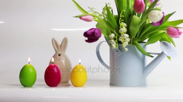 Huevos de Pascua sobre fondo — Vídeo de stock