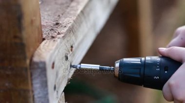 tornavida ile sondaj çocuk