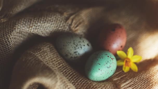 Easter eggs sackcloth background — Stock Video