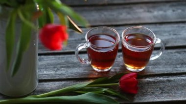 çay süt ahşap arka plan