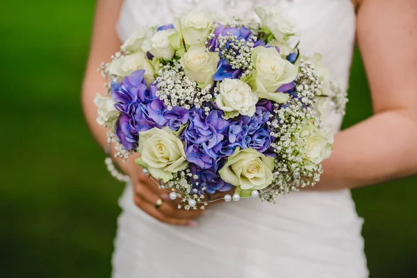 Gelin buket düğün çiçekleri — Stok fotoğraf