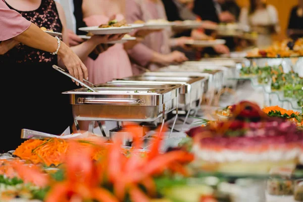 Catering comida casamento buffet — Fotografia de Stock