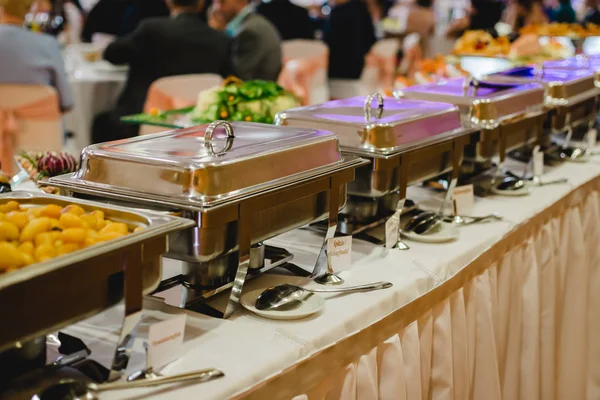 Catering wesele jedzenie w formie bufetu — Zdjęcie stockowe