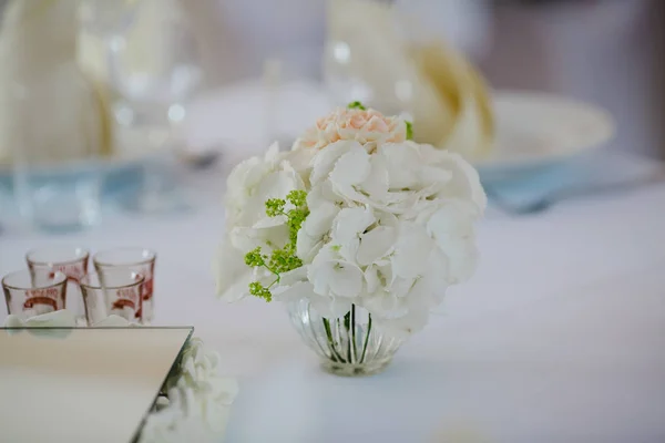 結婚式の装飾花の壁 — ストック写真