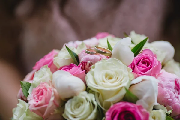 Flores do casamento buquê de noiva — Fotografia de Stock