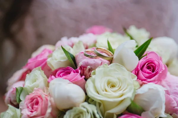 Flores de boda ramo de novia —  Fotos de Stock