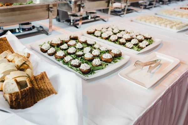 Catering evento buffet de casamento — Fotografia de Stock