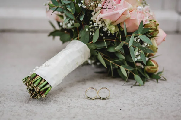 Hochzeit Blumen Brautstrauß — Stockfoto