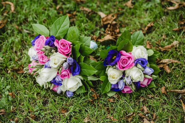 Mariage fleurs mariée bouquet — Photo