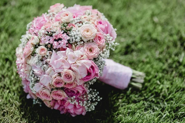 Nozze fiori sposa bouquet — Foto Stock