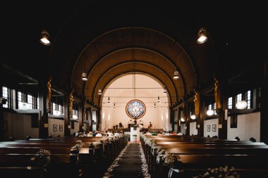Kilise düğün töreni çiçekler