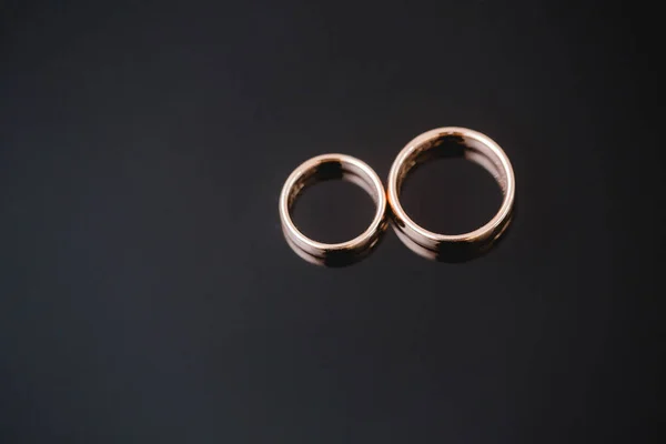 Getting ready wedding rings — Stock Photo, Image