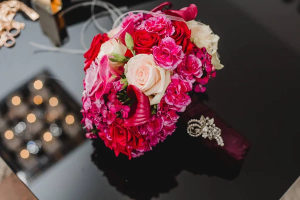 Mariage fleurs mariée bouquet — Photo