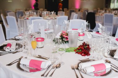 Düğün Çiçek masa dekorasyonu