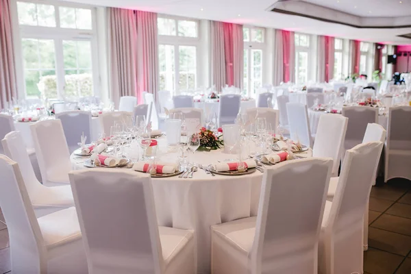 Düğün Çiçek masa dekorasyonu