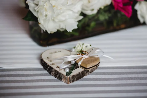 Anillos de ramo de novia boda —  Fotos de Stock