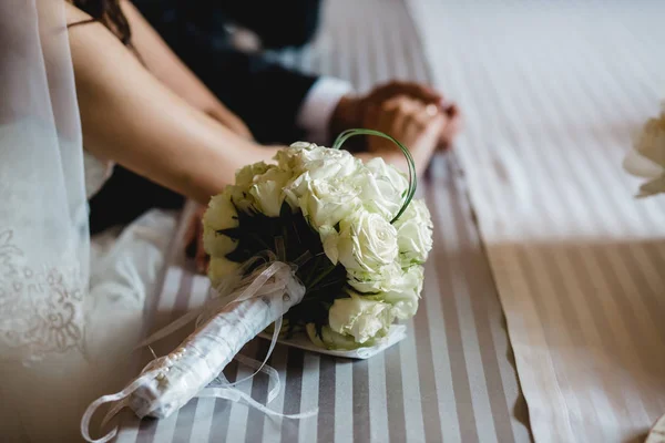 Bröllop brud bukett ringar — Stockfoto