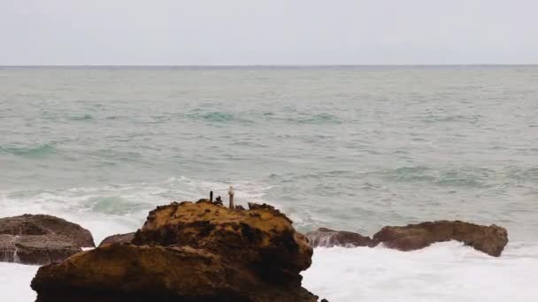 Azul oceano praia frança — Vídeo de Stock