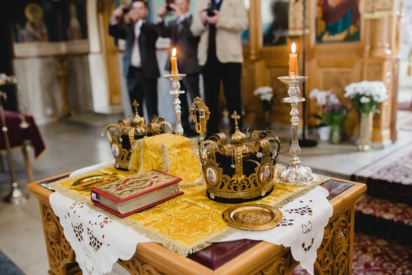 Iglesia ortodoxa religión boda — Foto de Stock