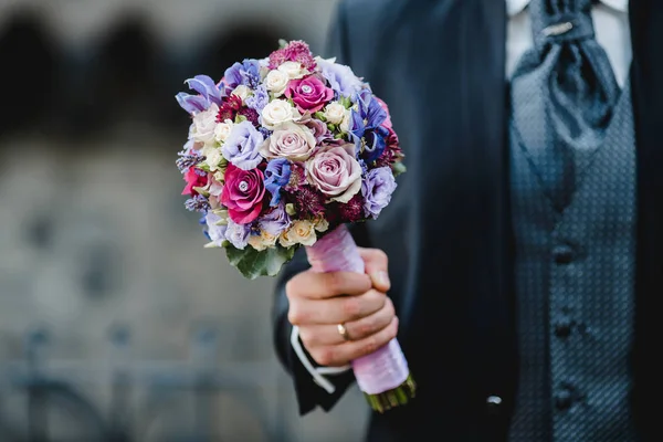 Wedding bride bouquet rings — Stock Photo, Image