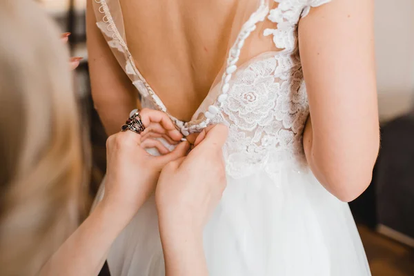 Esküvői virágok menyasszony csokor gyűrűk — Stock Fotó