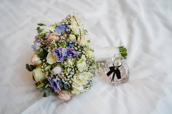 Preparándose novio novia boda —  Fotos de Stock