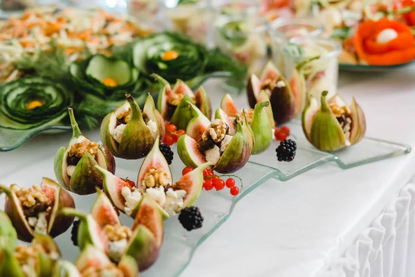 Catering wesele w formie bufetu dla zdarzenia — Zdjęcie stockowe