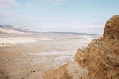 dağ Vadisi ve çöl