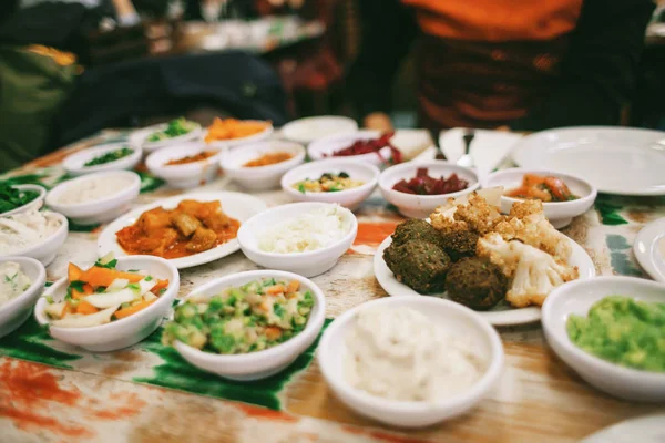 Entrées et salades en café — Photo