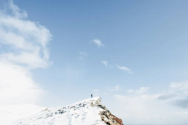 Silhouette Homme Solitaire Sommet Montagne Latrabjarg Islande — Photo