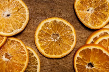 Güzel dilimlenmiş mandalina