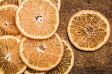 Güzel dilimlenmiş mandalina