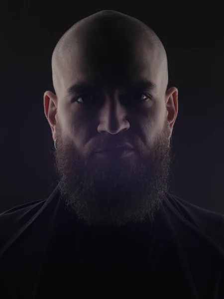 Человек с бородой — стоковое фото