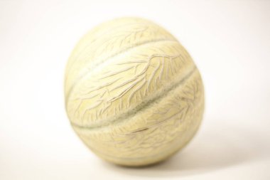 Beyaz bir arka plan ile bir metin kavun