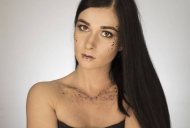 Güzel kız. Makyaj güzellik bir beyaz bir kız portresi 