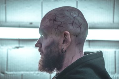 Makyaj vampir. Makyaj vampir bir hoodie Cadılar Bayramı. Korkunç 