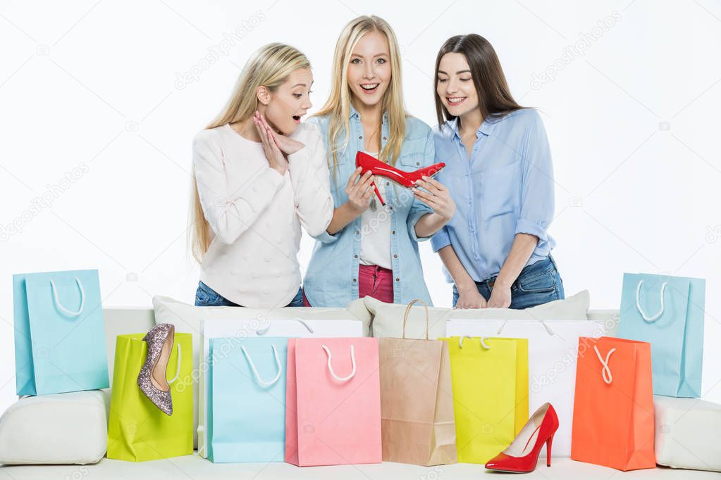 Women with shopping bags 